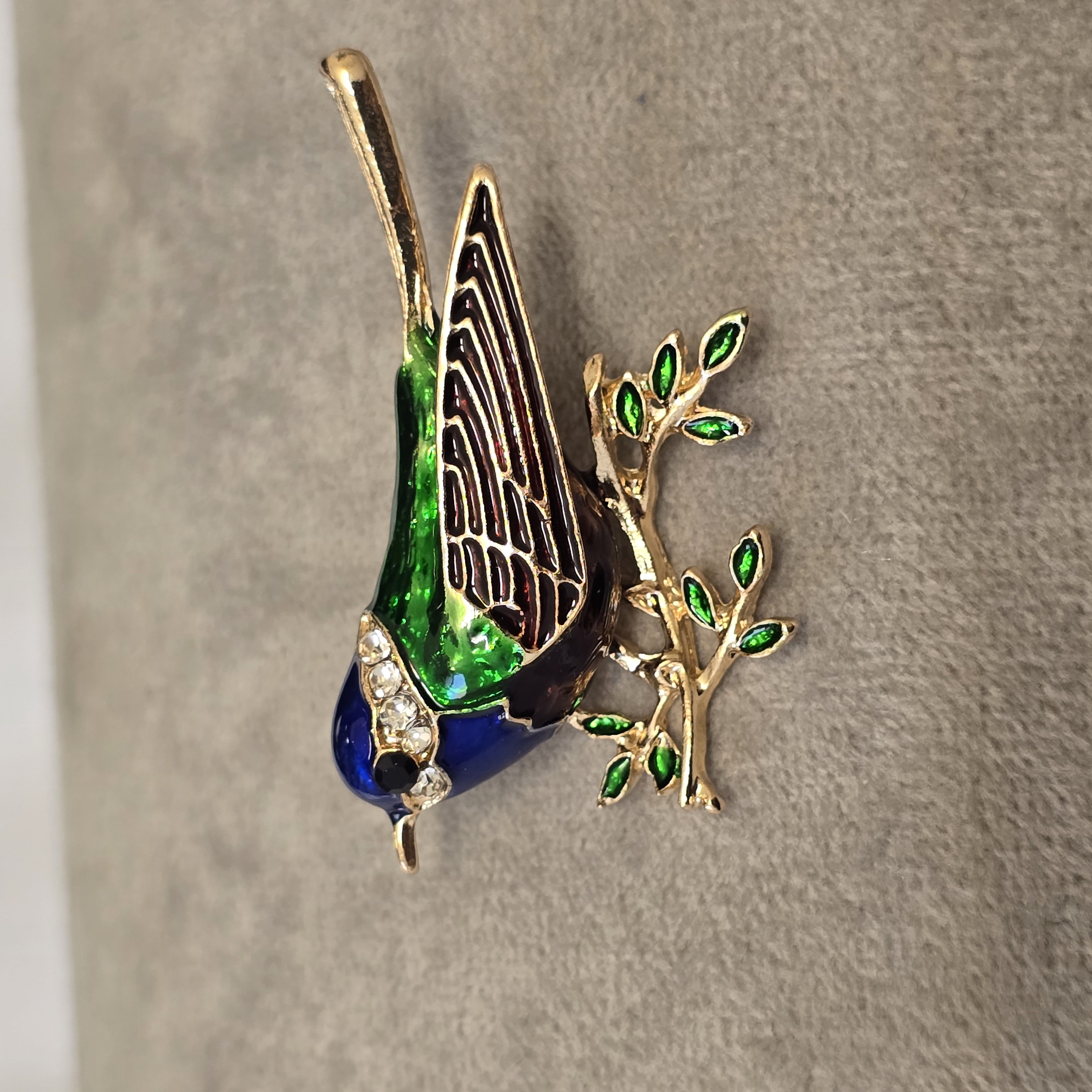 گل سینه پرنده